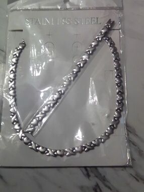 Stainless Steel Heart Link Necklace - Silver Tone